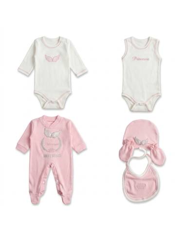Sortie de clinique princesse rose : idées de tenue bébé élégante et douce
