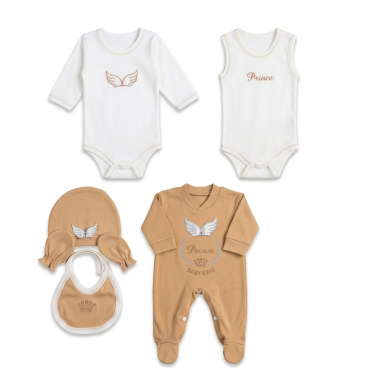Sortie de clinique bébé prince beige : tenue élégante et tendance pour garcon