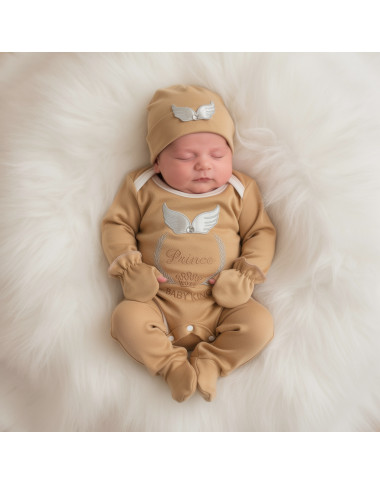 Sortie de clinique bébé prince beige : tenue élégante et tendance pour garcon