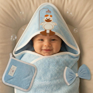 Sortie de bain bébé à capuche bleu en Tunisie – Douce et confortable