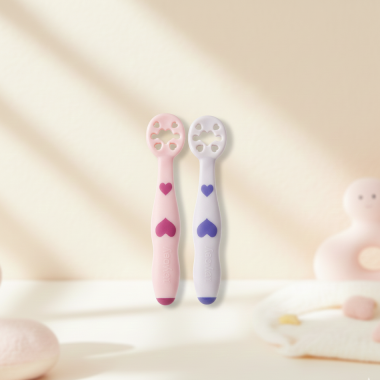 MYCEY LOT DE 2 CUILLÉRES EMBOUT SOUPLE — BabyMam